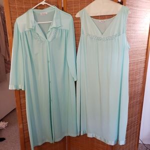 Vintage Vanity Fair Nylon Robe and Gown Set Size XL Light Aqua Floral Trim